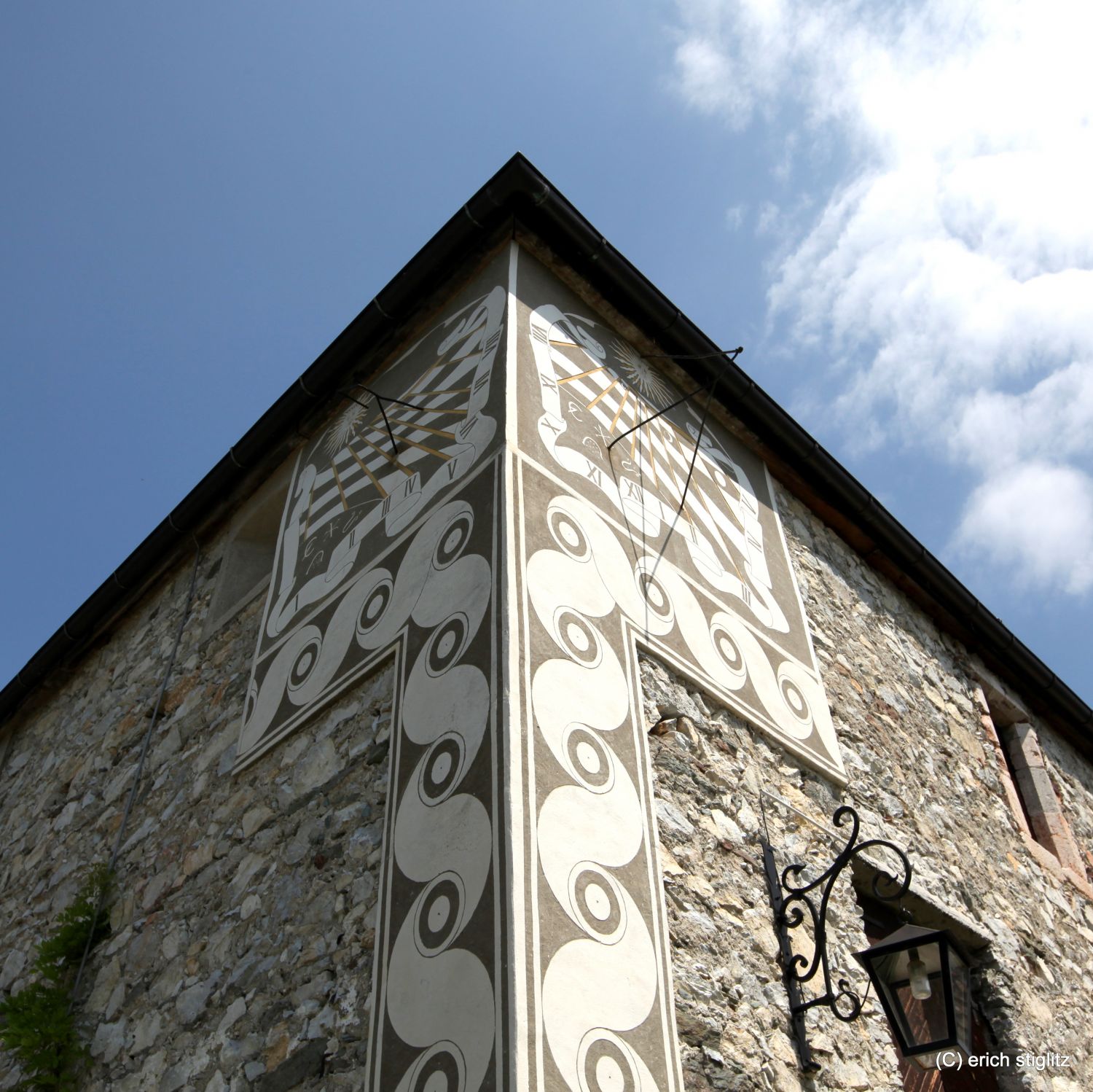 Sonnenuhr Burg Strechau