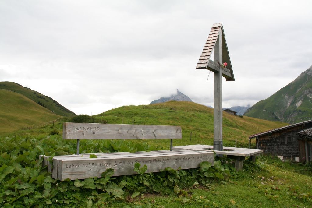 "Sprechende Bänke" am Tannberg (Auswahl)