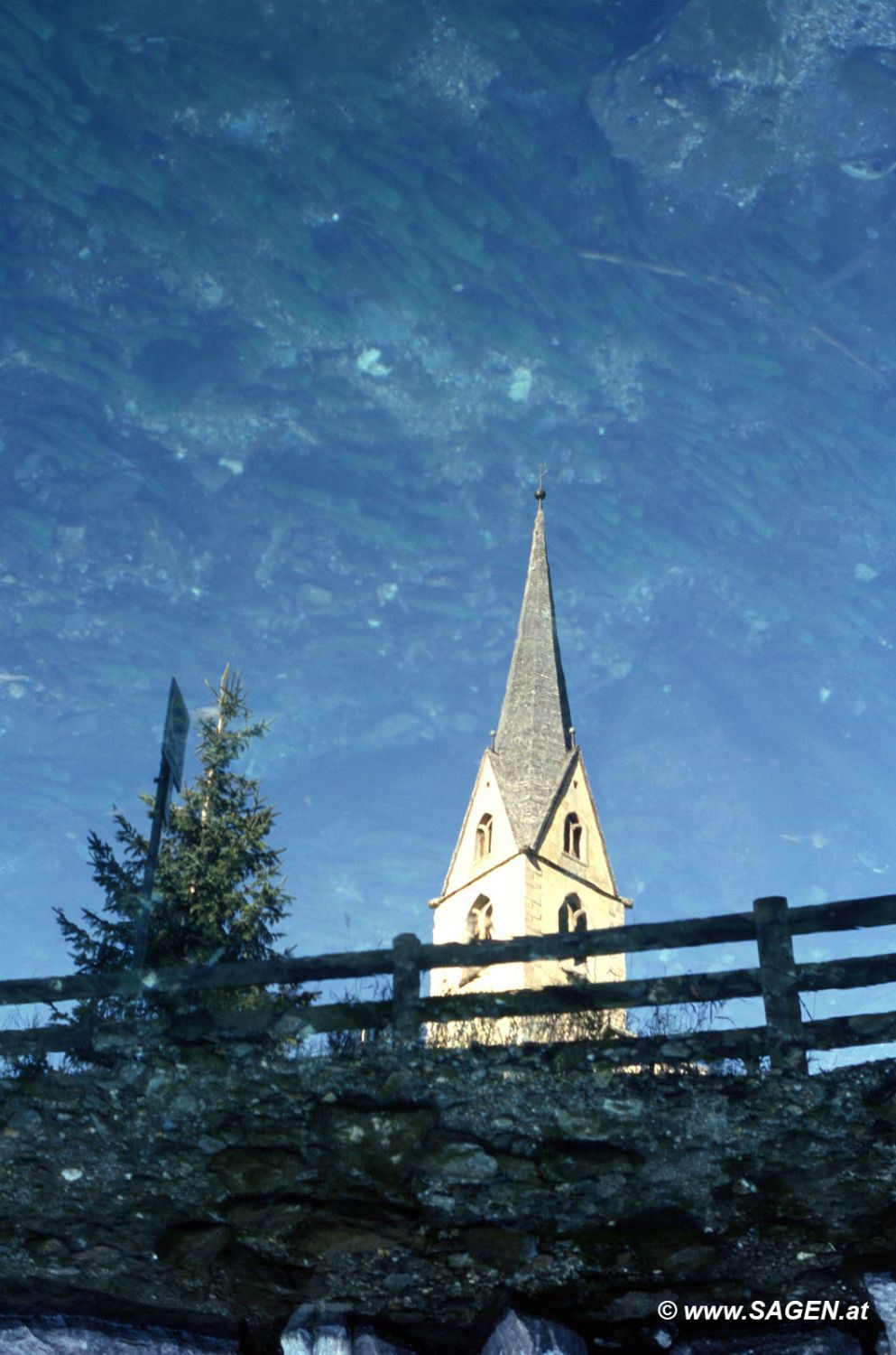 St. Nikolaus, Durnholz, als Wasserspiegelung