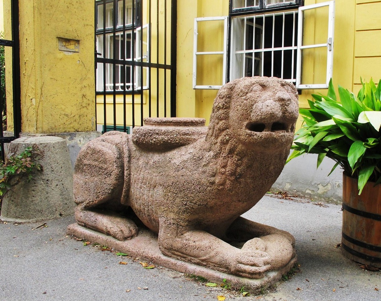 Steinlöwe Pötzleinsdorfer Schlosspark