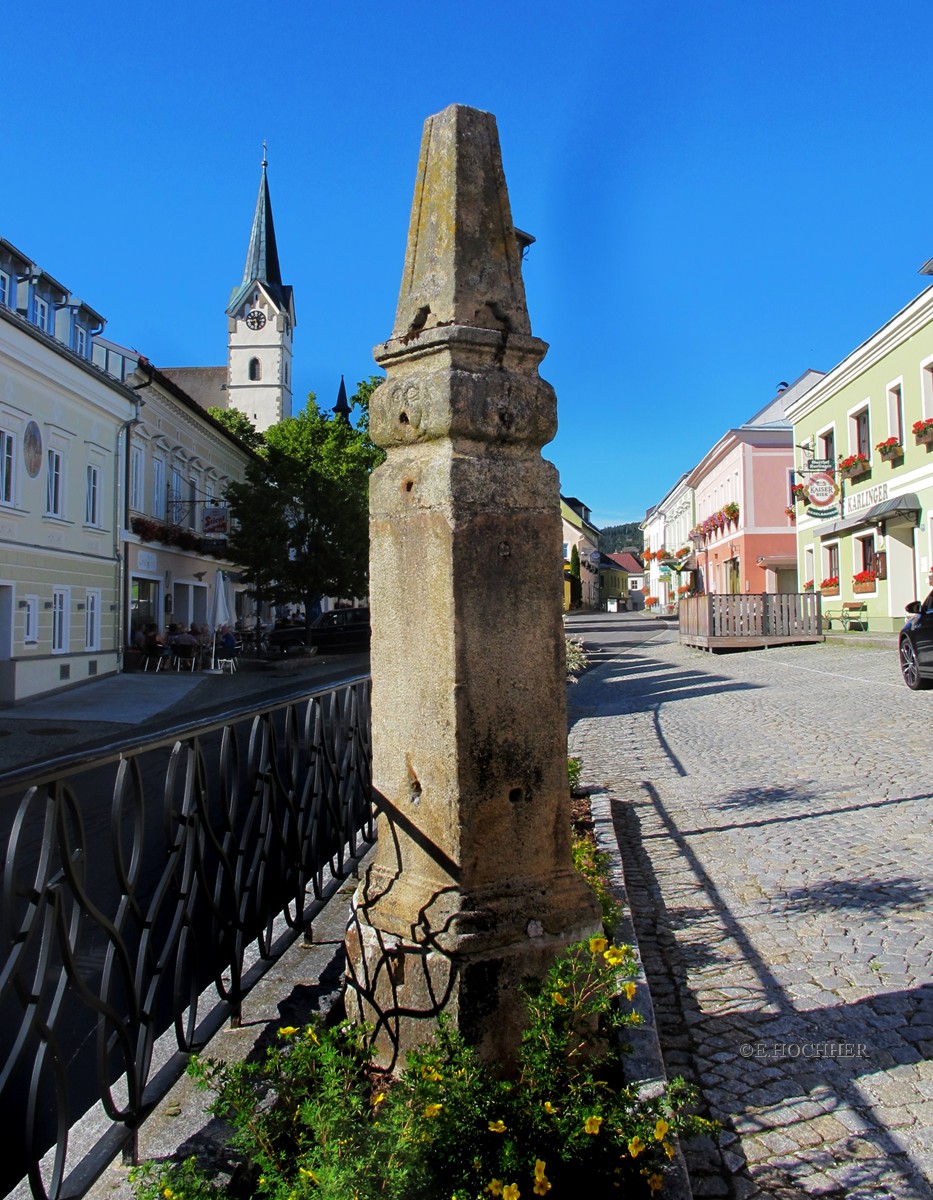 Steinsäule in Königswiesen