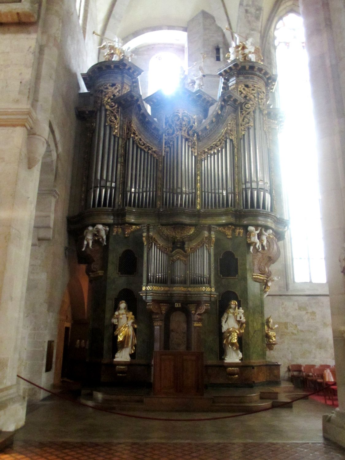 Stift Heiligenkreuz, Stiftskirche, alte Orgel