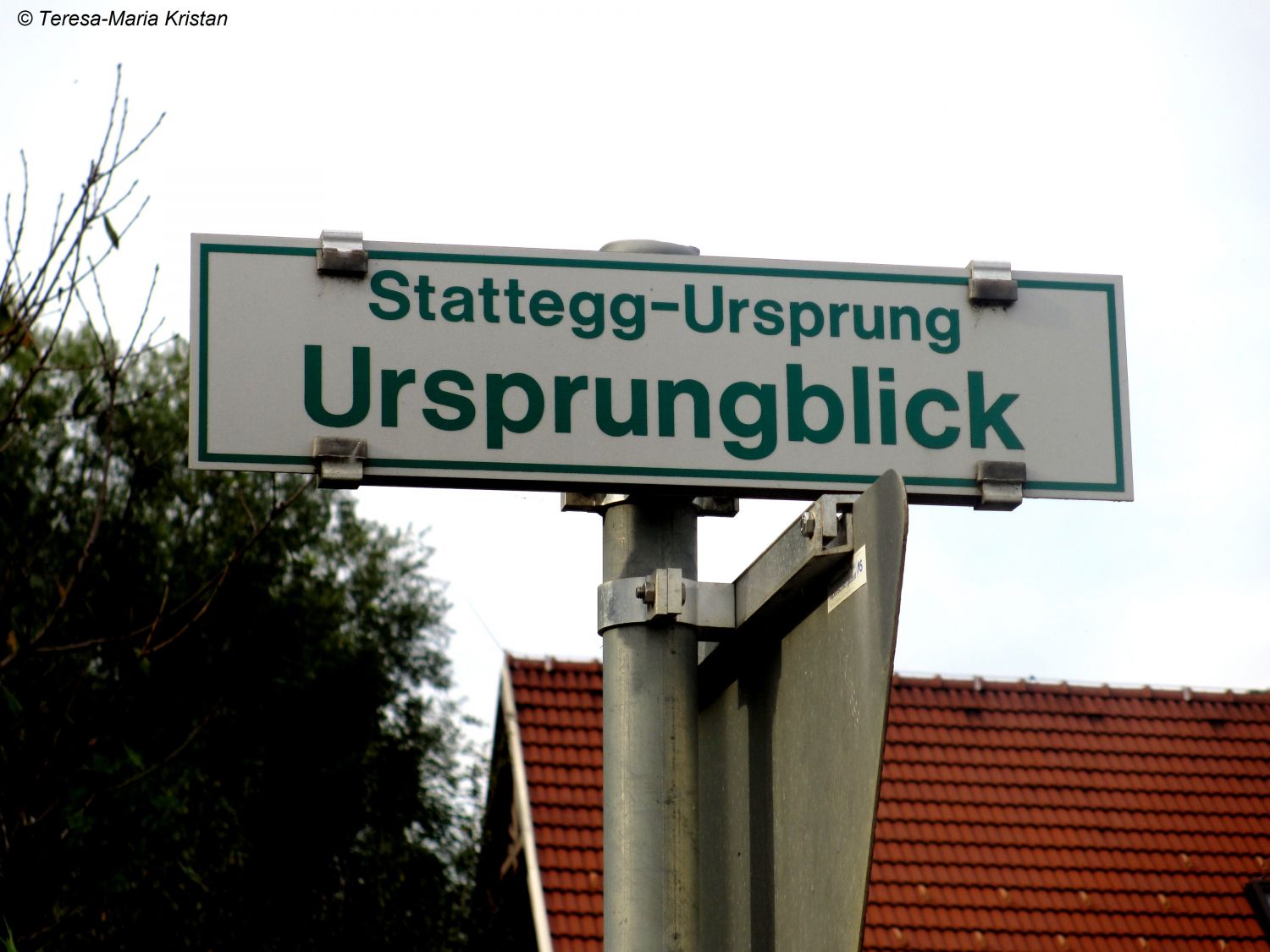 Straßenschild Stattegg in Richtung Ursprung-Quelle