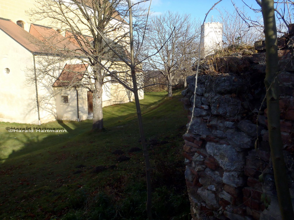 Stronsdorf - Wehrmauer