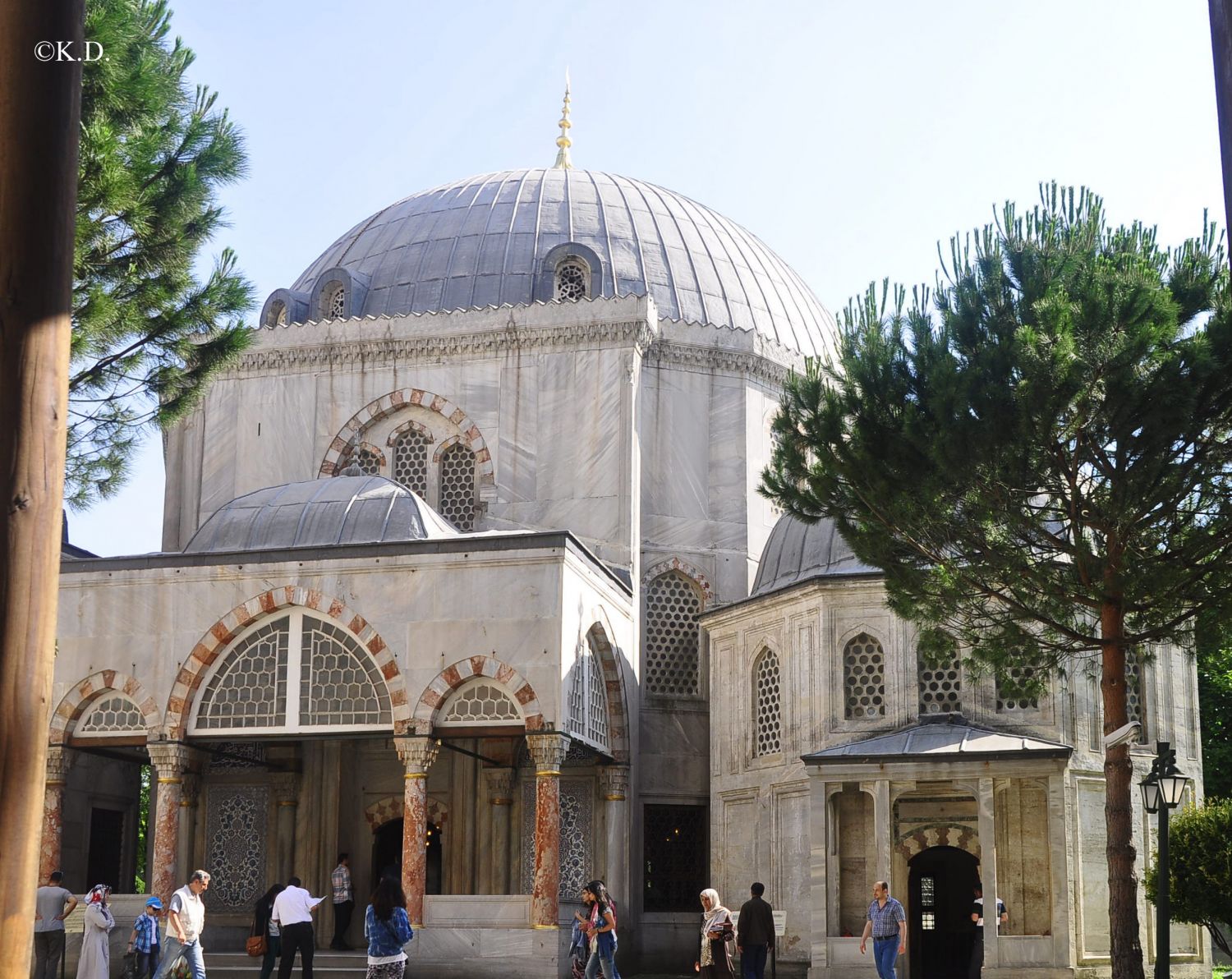 Türben im Garten der Hagia Sofia (Istanbul)