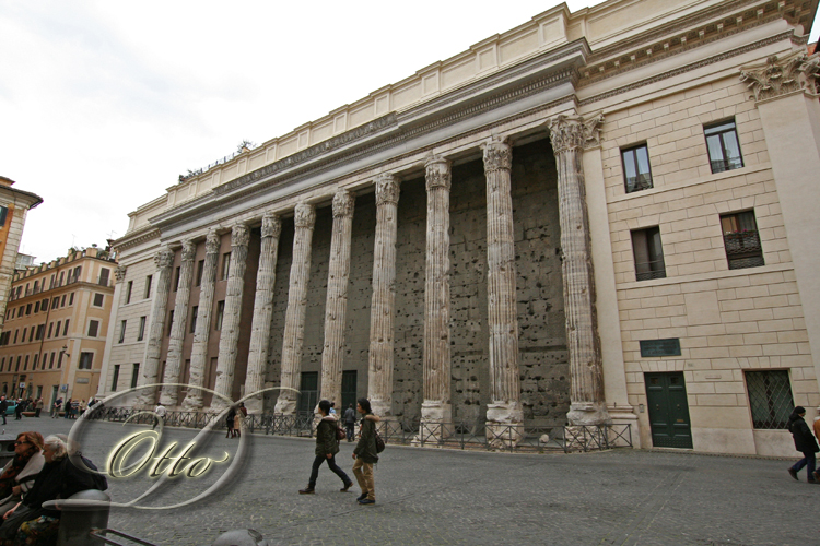 Tempel des Hadrian in Rom