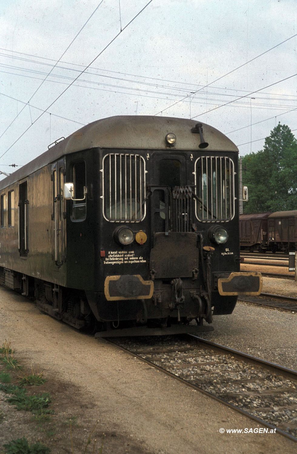 Triebwagen ABbmot der Ungarischen Staatsbahn