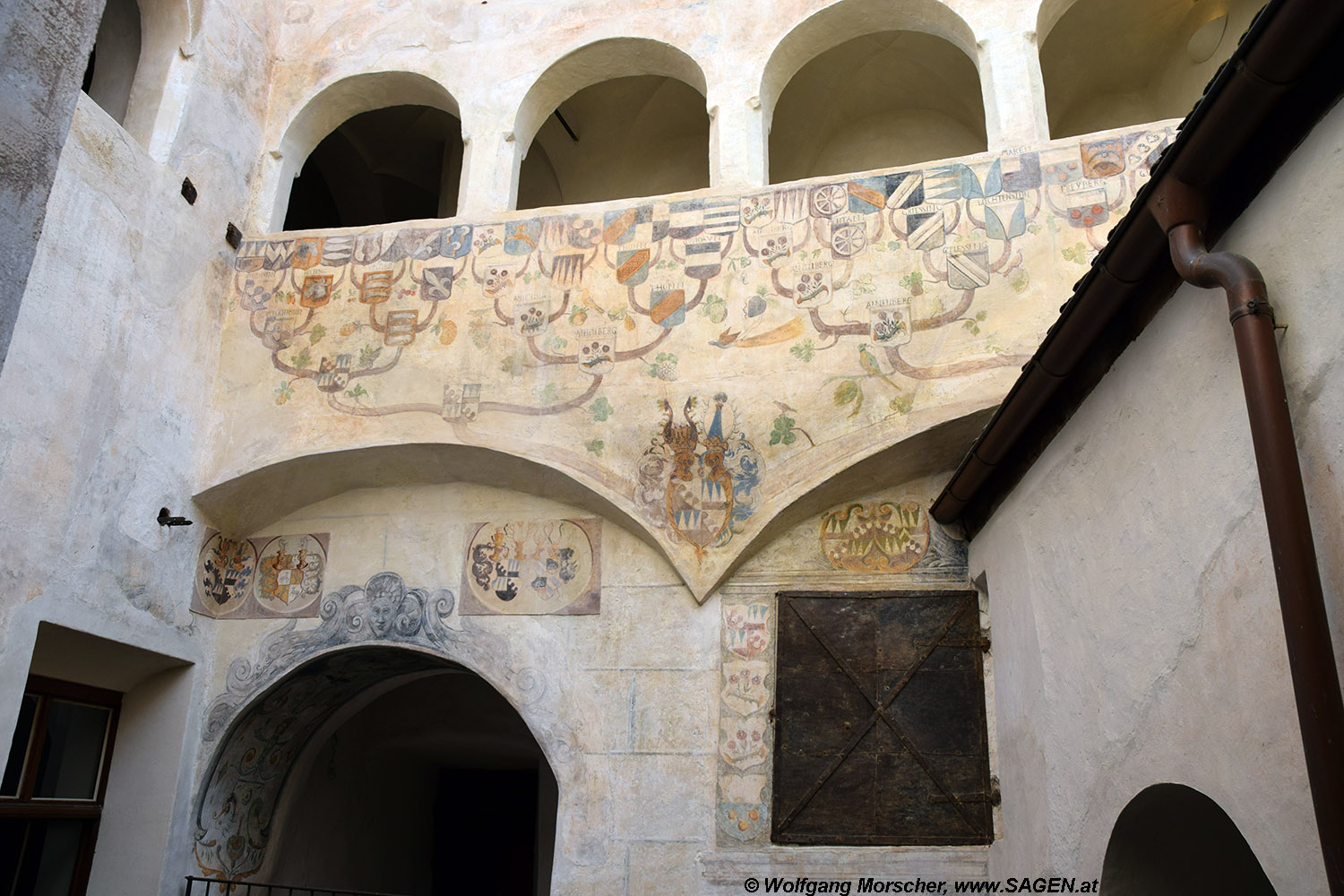 Trostburg Innenhof