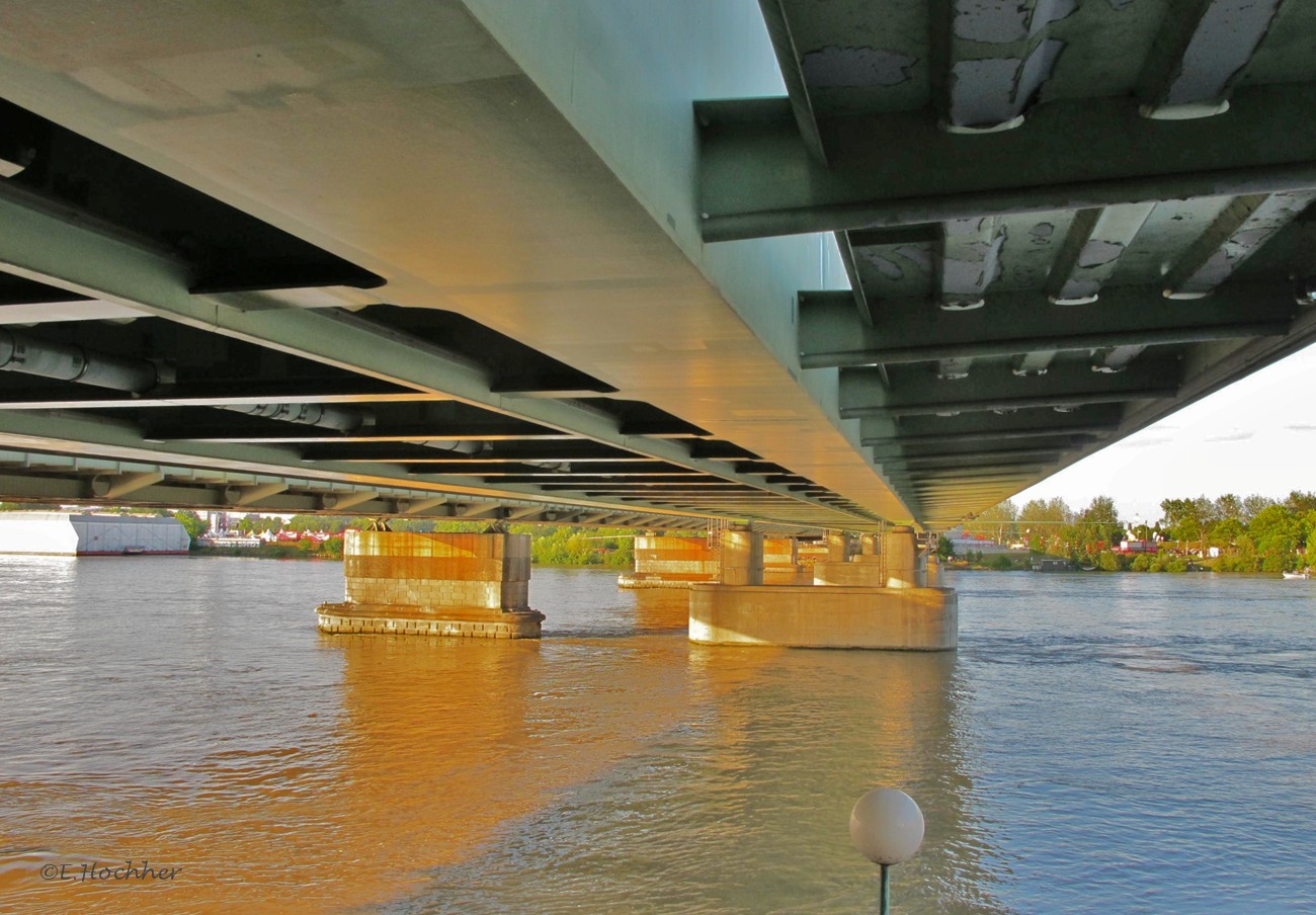 U6-Brücke von unten