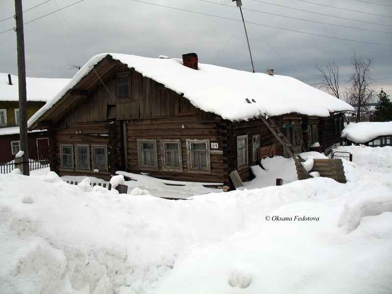 unbewohntes Haus in Leschukonskoje