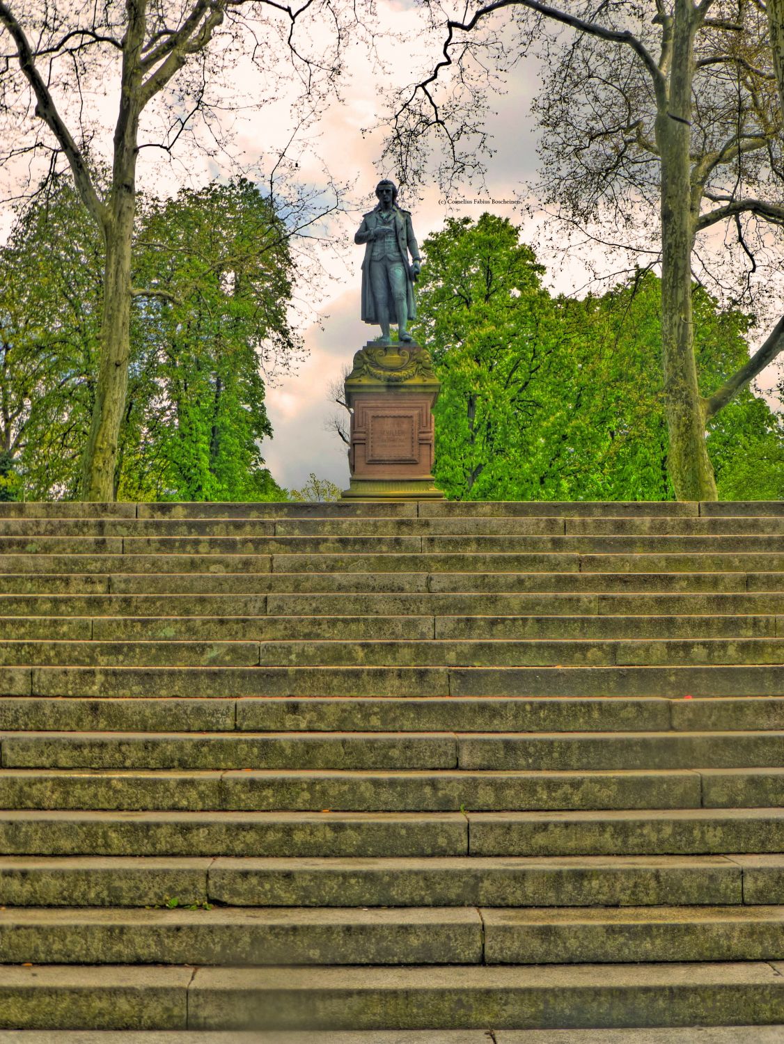 Unser stolzes Schillderdenkmal von Marbach auf der Schillerhöhe.