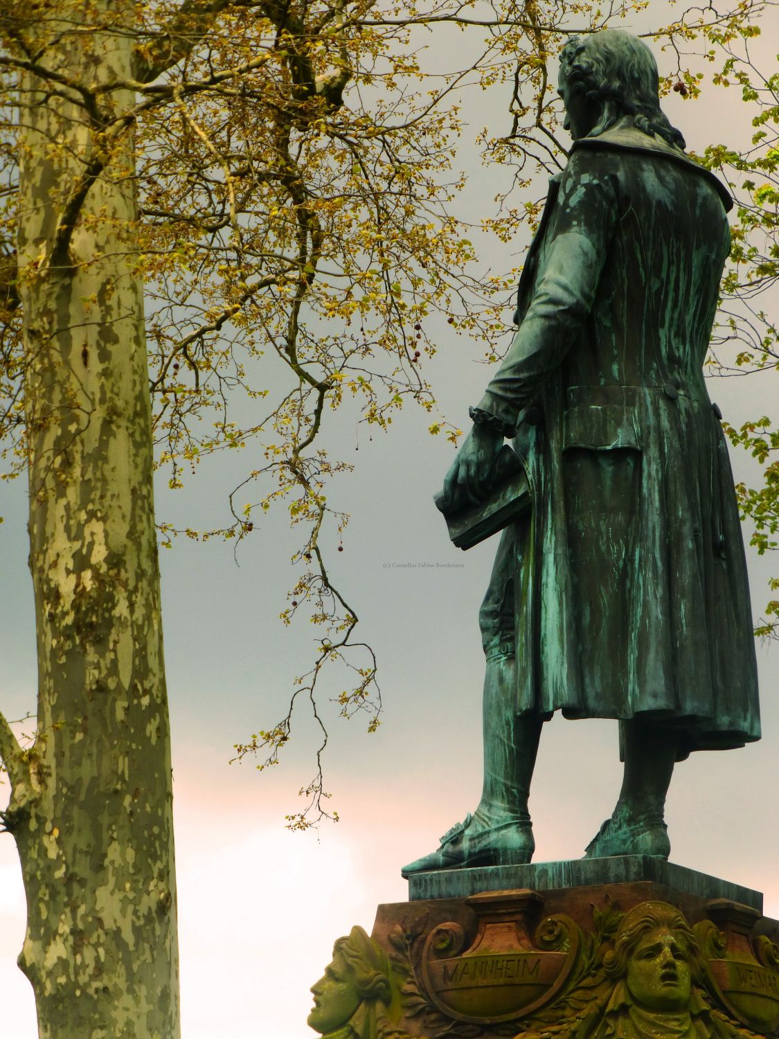 Unser stolzes Schillderdenkmal von Marbach auf der Schillerhöhe.