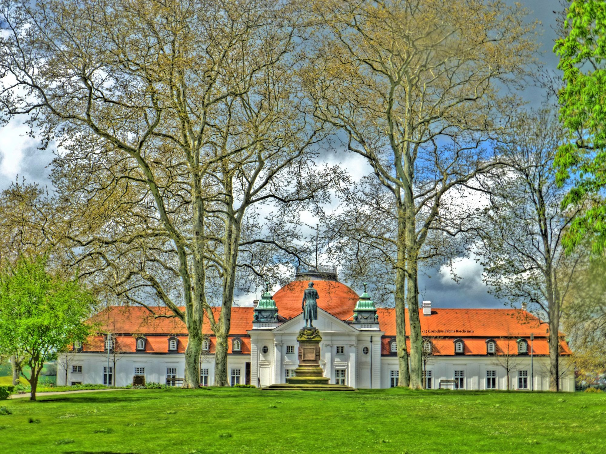 Unser stolzes Schillderdenkmal von Marbach auf der Schillerhöhe.