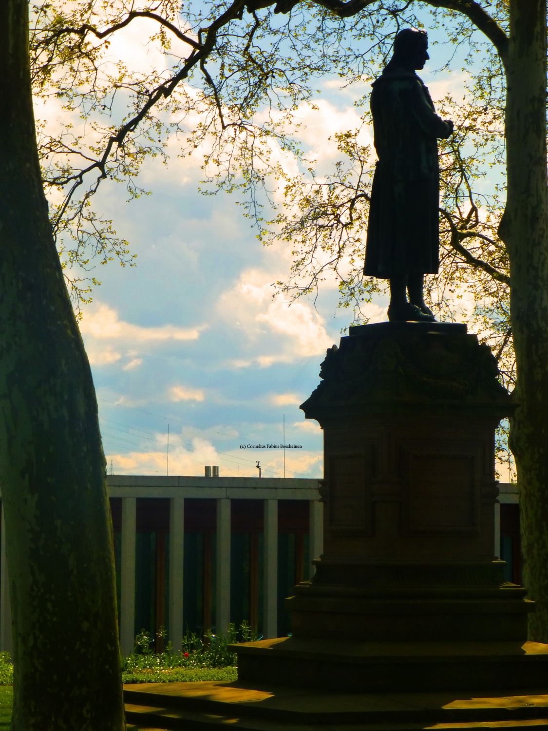 Unser stolzes Schillderdenkmal von Marbach auf der Schillerhöhe.