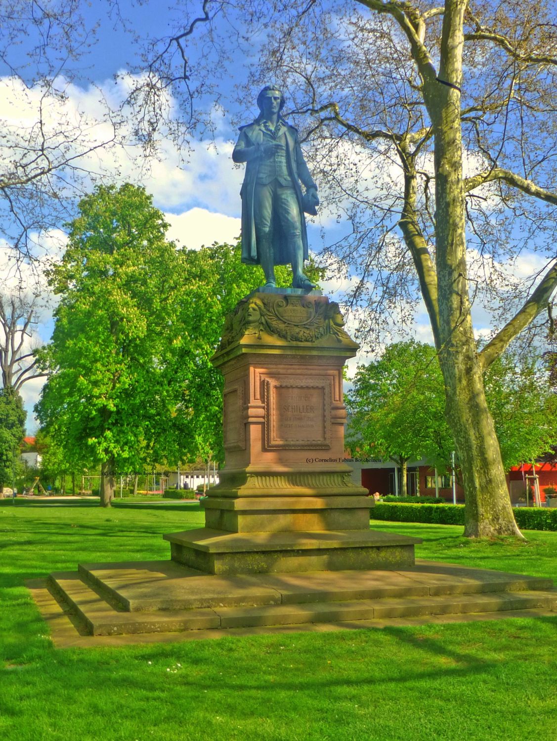 Unser stolzes Schillderdenkmal von Marbach auf der Schillerhöhe.