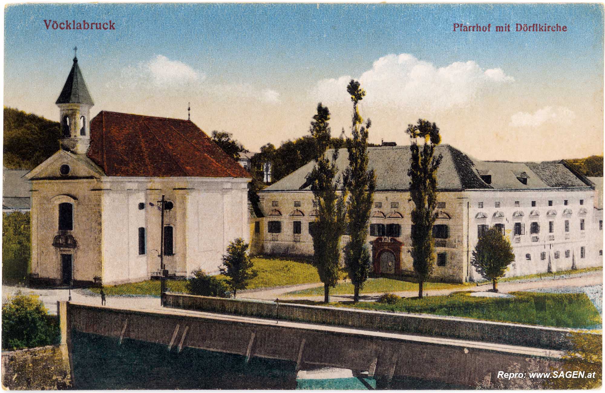 Vöcklabruck, Pfarrhof mit Dörflkirche