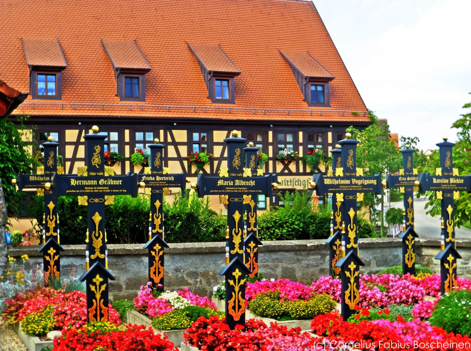 Vorhof der Kirche