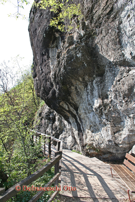 Waalweg an der Schwarzwand in Lana