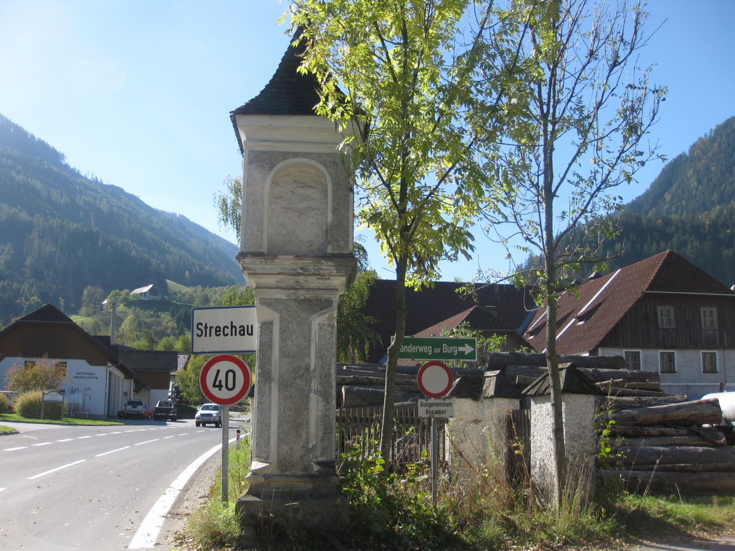 Wanderweg zur Burg Strechau