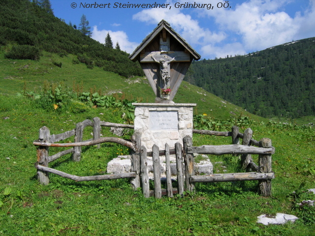 Wegkreuz bei Hochmölbinghütte