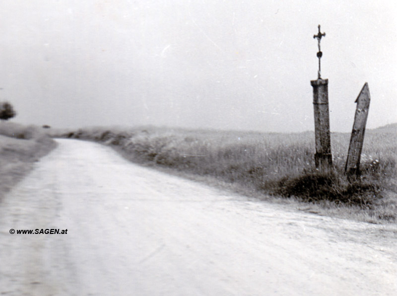 Wegkreuz und Totenbrett