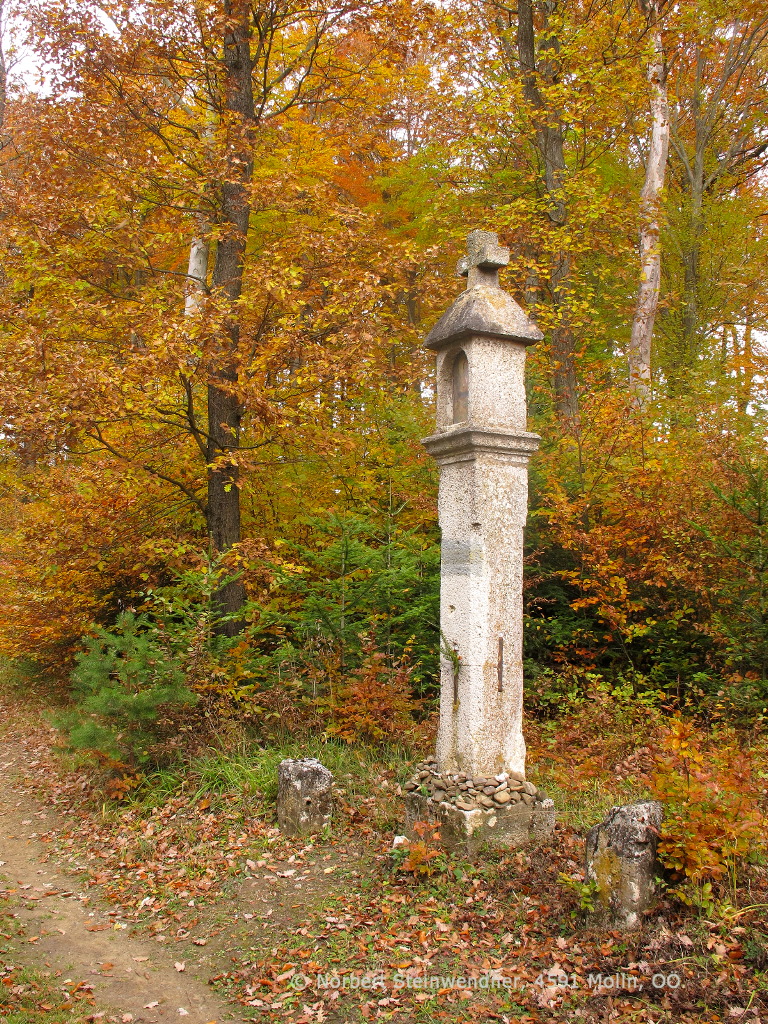 Weisses Kreuz an der "Via Sacra"