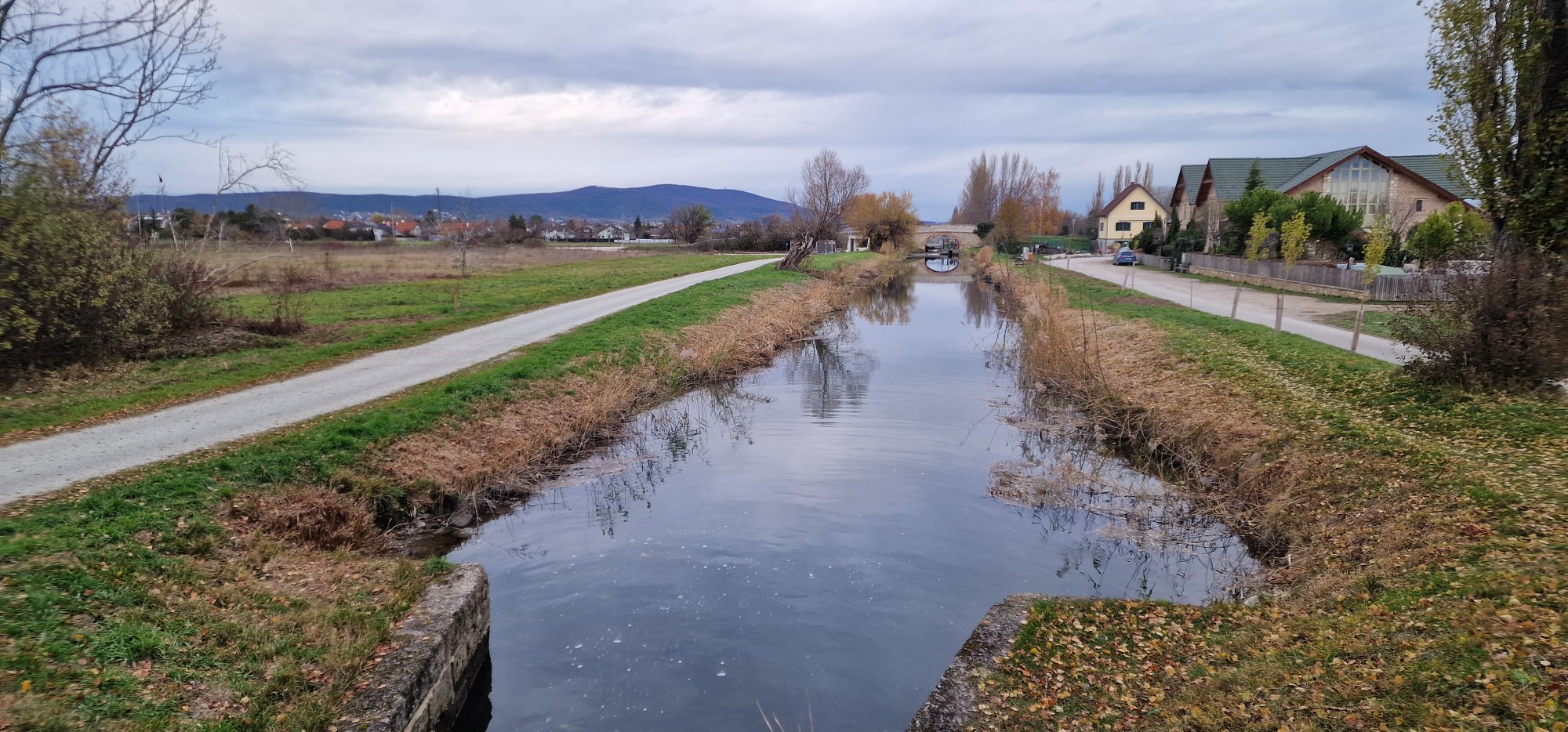 Wiener Neustädter Kanal bei Kottingbrunn