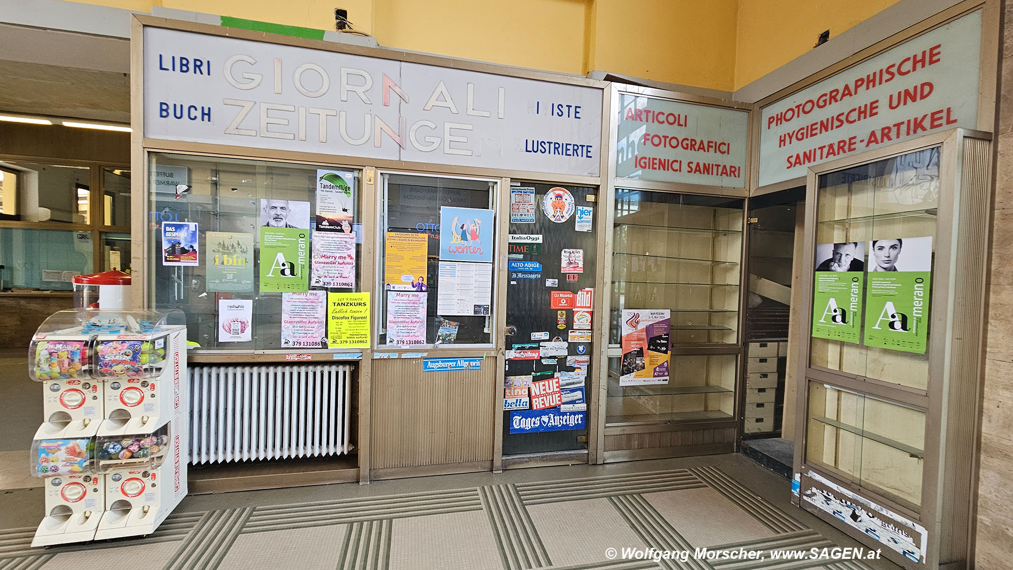 Zeitschriften Bahnhof Meran