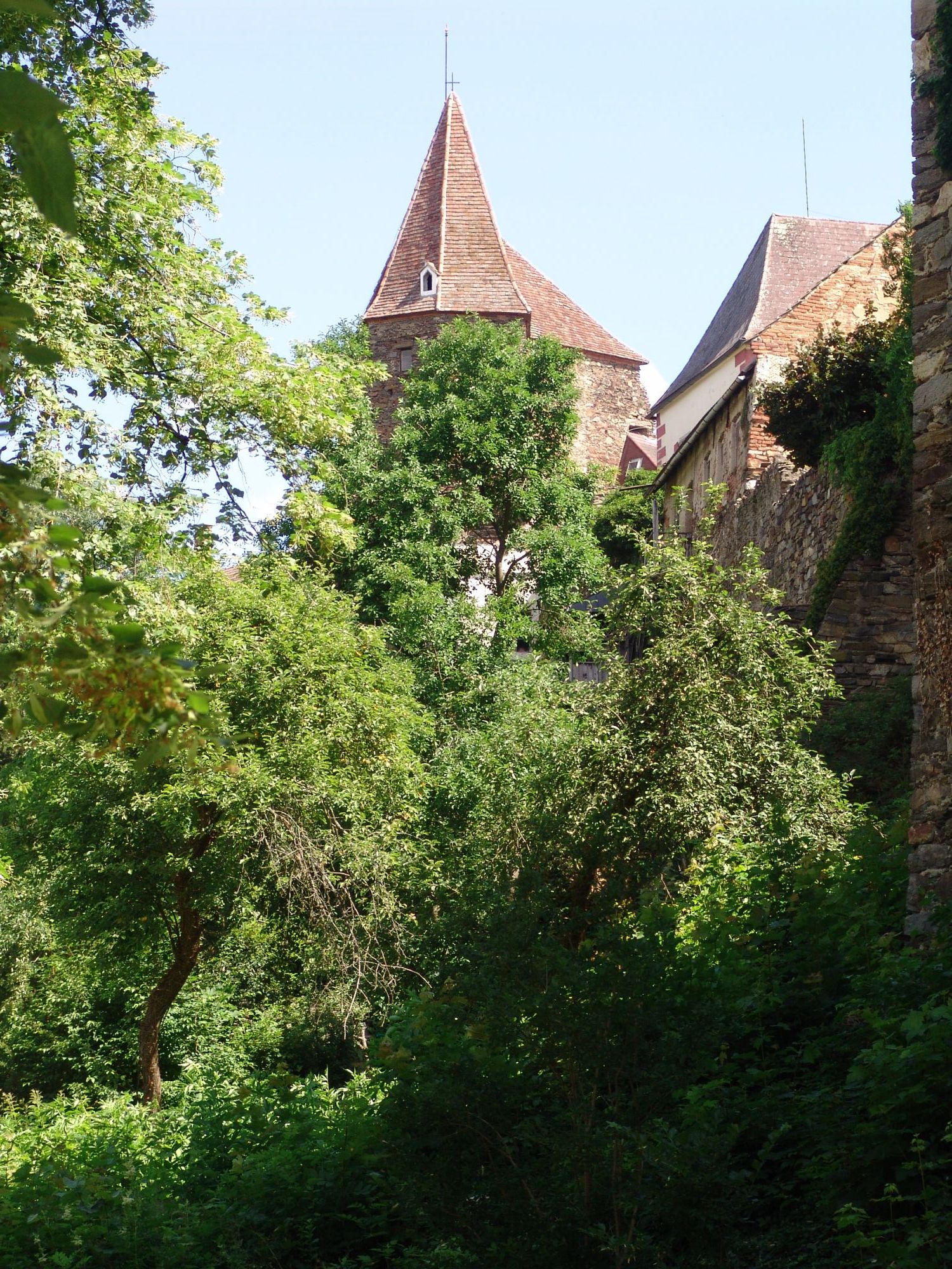 Zwettl Stadtmauer mit Antonsturm